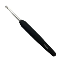 Knit Proe 4.5 crochet hook in aluminium with ergonomic soft handle