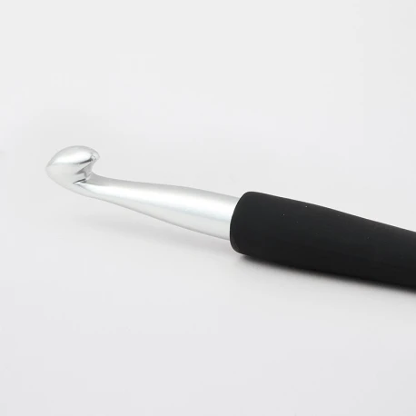Knit Proe 10.0 aluminium crochet hook with ergonomic soft handle