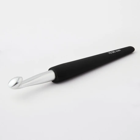 Knit Proe 2.5 aluminium crochet hook with ergonomic soft handle