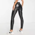 Leggings donna realizzato in morbido tessuto di ecopelle
