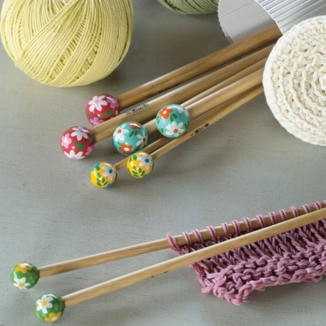 4.00 mm bamboo knitting needles with hand-painted coloured knobs - DMC U1754/4
