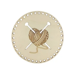 Round wooden base with engraved heart and needles to make a Ø 16cm holder
