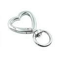 Moschettoni a cuore in metallo argento, eleganza e funzionalità per borse e accessori