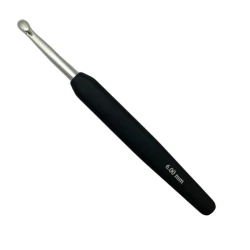 Knit Proe 6 crochet hook in aluminium with ergonomic soft handle