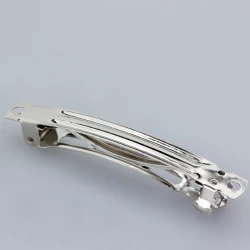 Medium sizes 60mm hair slide with a snap locking. Suitable as a base for your original creations