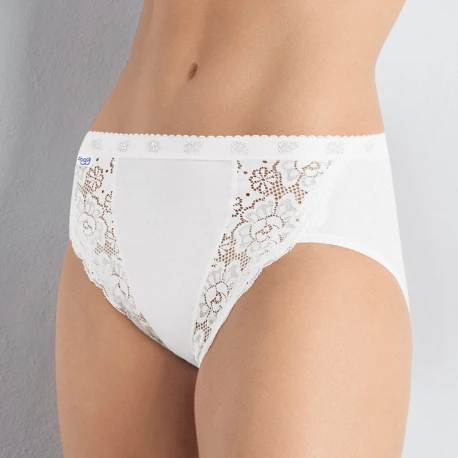 Sloggi CHIC TAI women's high-cut cotton briefs with white lace