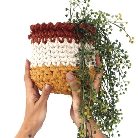 Anchor Crafty Fine fine cord for macramé, made from eco-friendly cotton