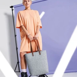 Felt bag with customisable leather handles 2